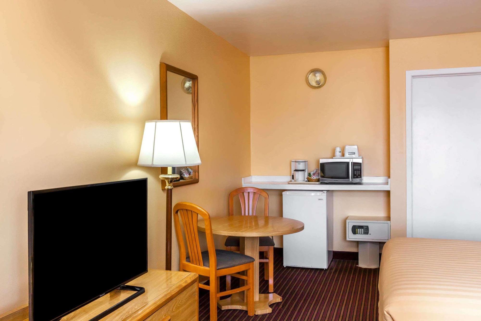 University Inn At San Luis Obispo Dış mekan fotoğraf